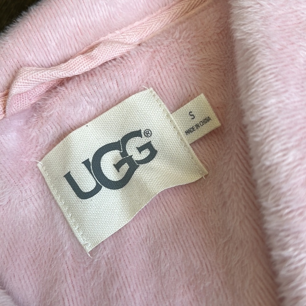 Pink UGG Robe size Small - Picture 2 of 3